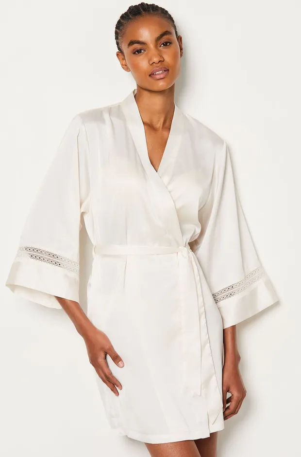 FEELING - Satin robe with lace details 6550899